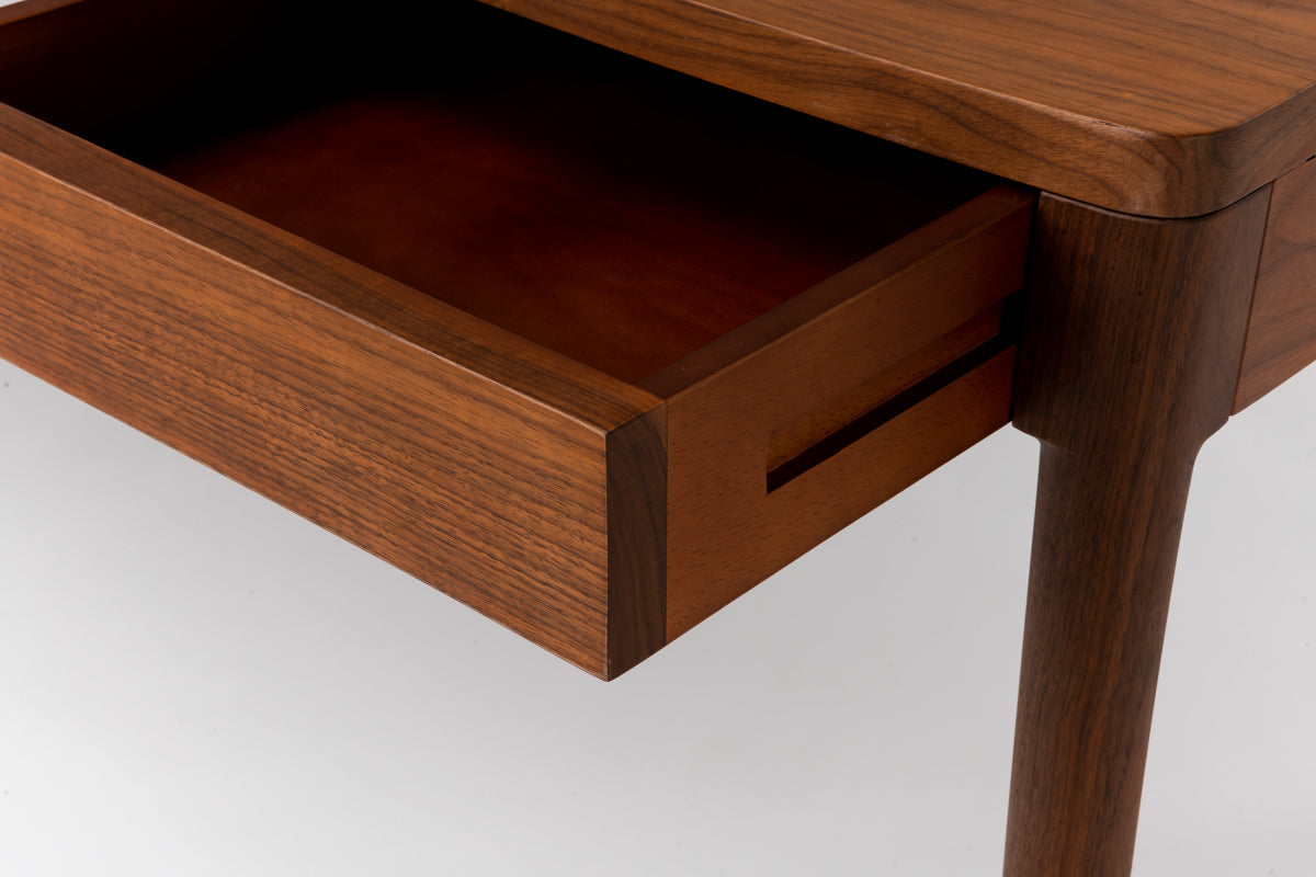 Redefine Your Workspace with MOR Design’s Sleek Desk Collection