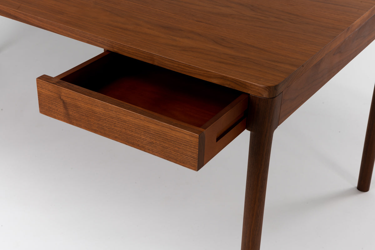 The Beauty of Walnut Wood in Modern Interiors