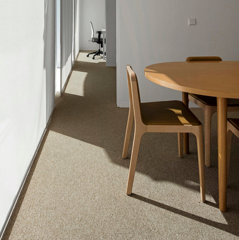 4x CAST – Minimalist Chair in Solid Wood with Customizable Seat