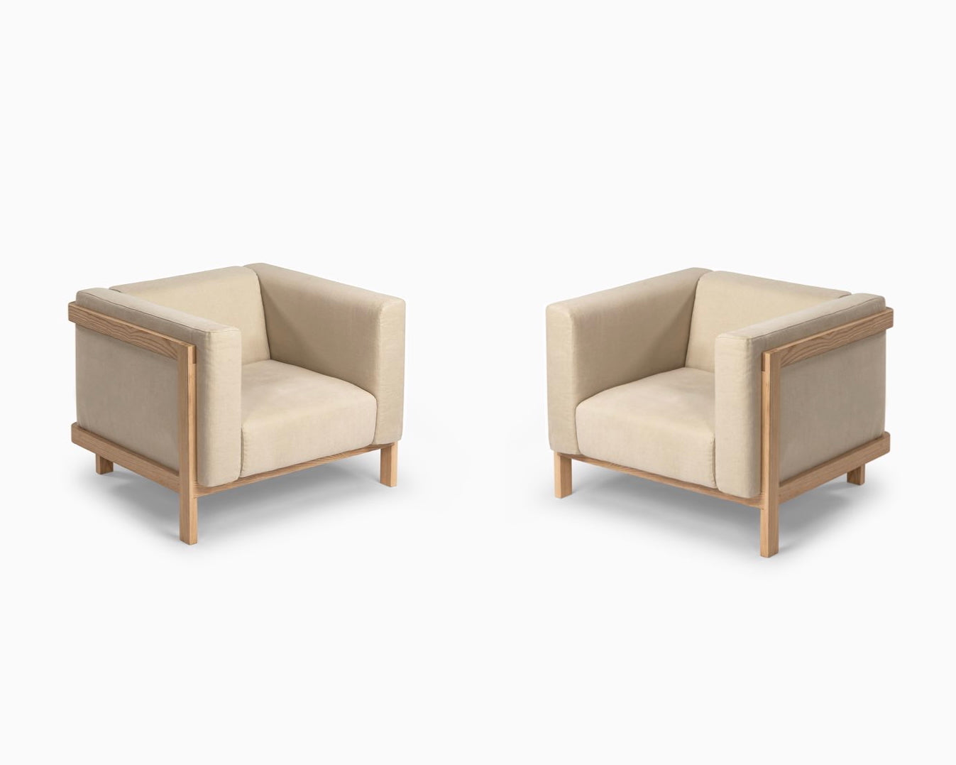 2x LIFT – Minimalist Lounge Chair in Solid Wood and Customizable Seat
