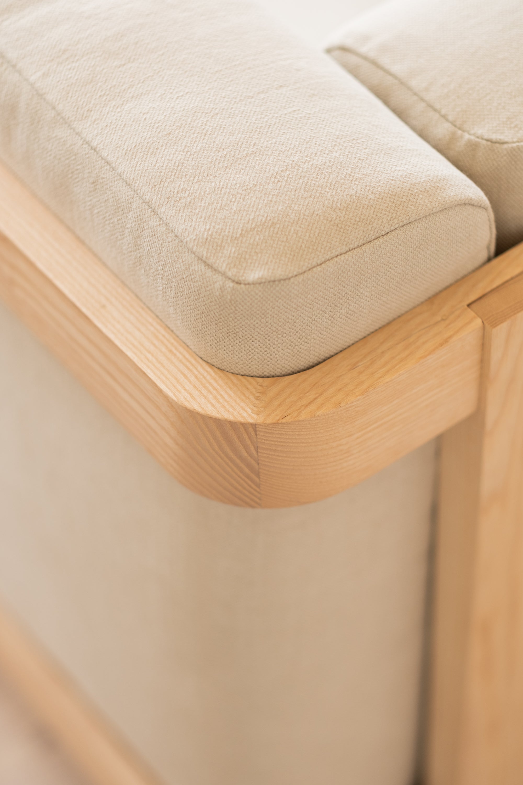 LIFT - Minimalist Modern Lounge Chair