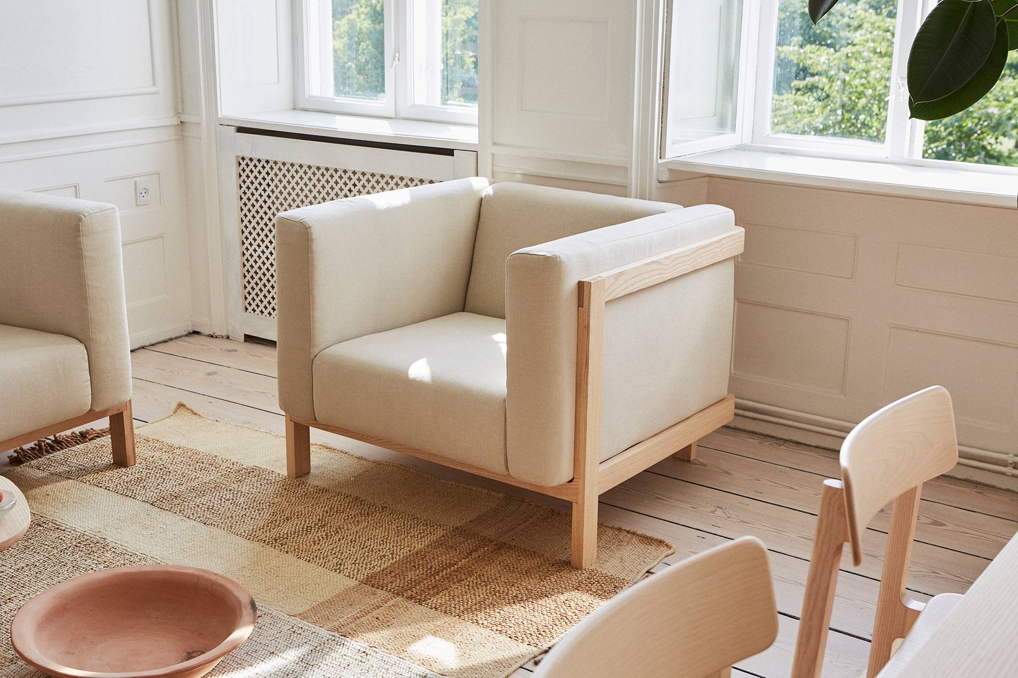 LIFT - Minimalist Modern Lounge Chair