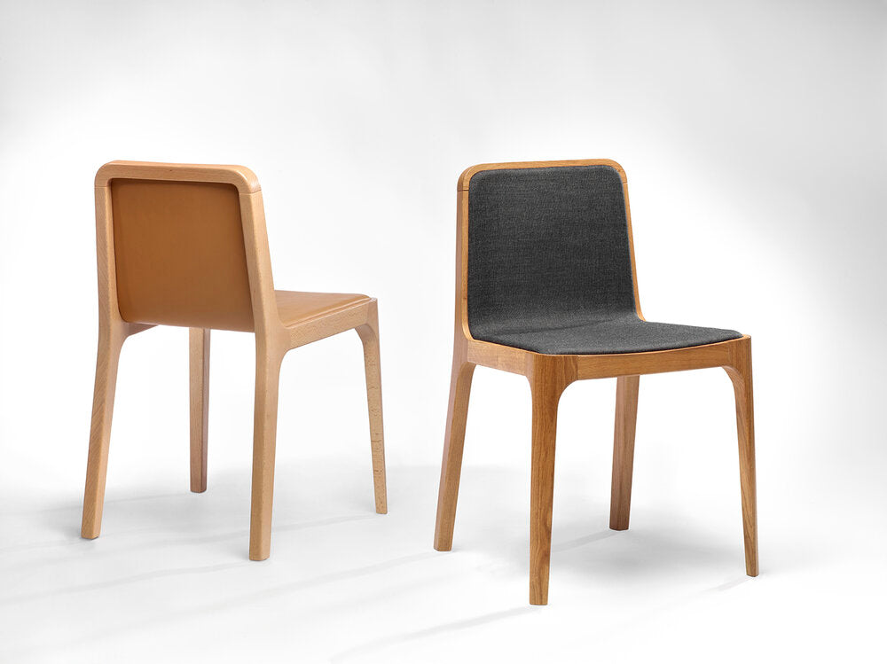 CAST – Minimalist Chair in Solid Wood with Customizable Seat