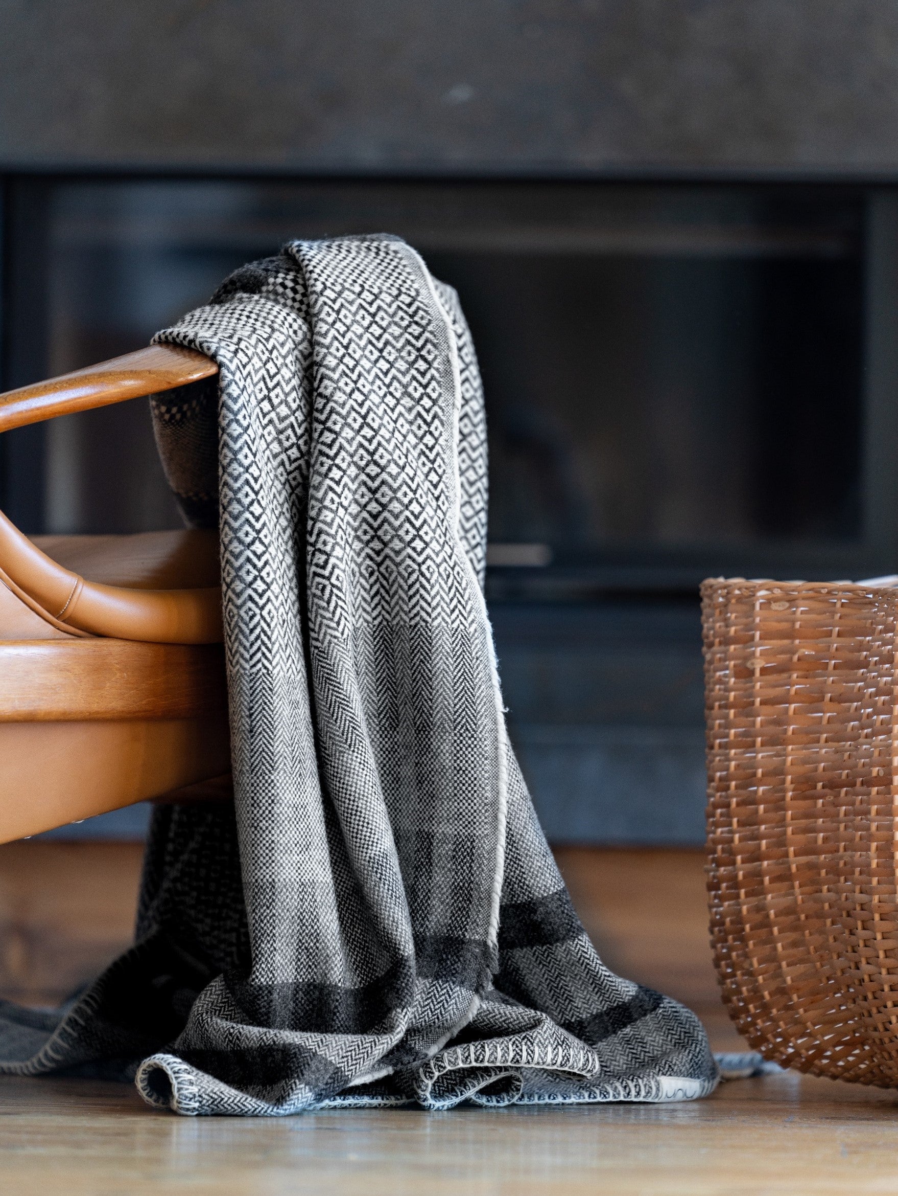 CRAG Blanket x LEVE Candle Holder