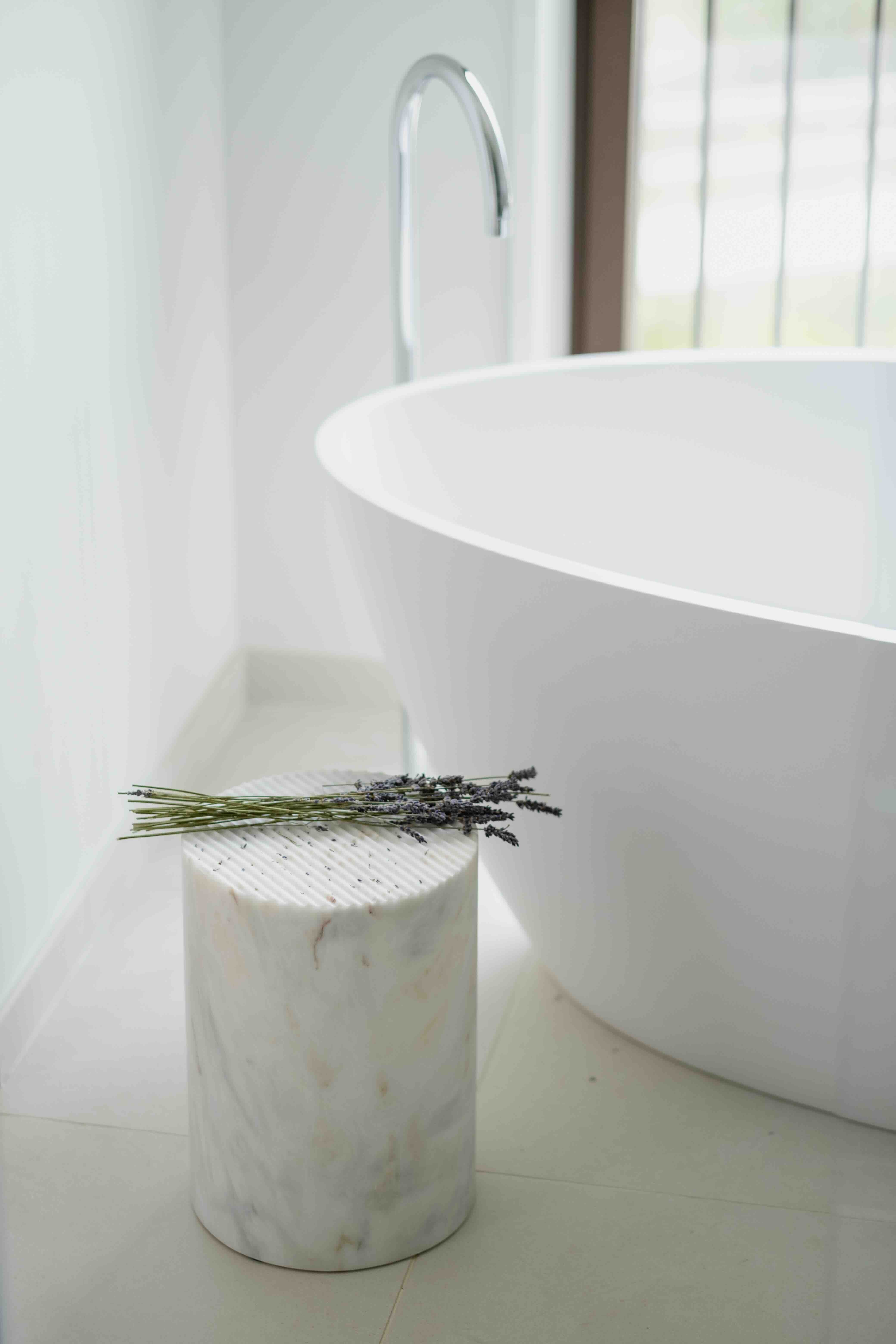Pedra Collection Set - Sculptural Vase & Sidetable in Marble