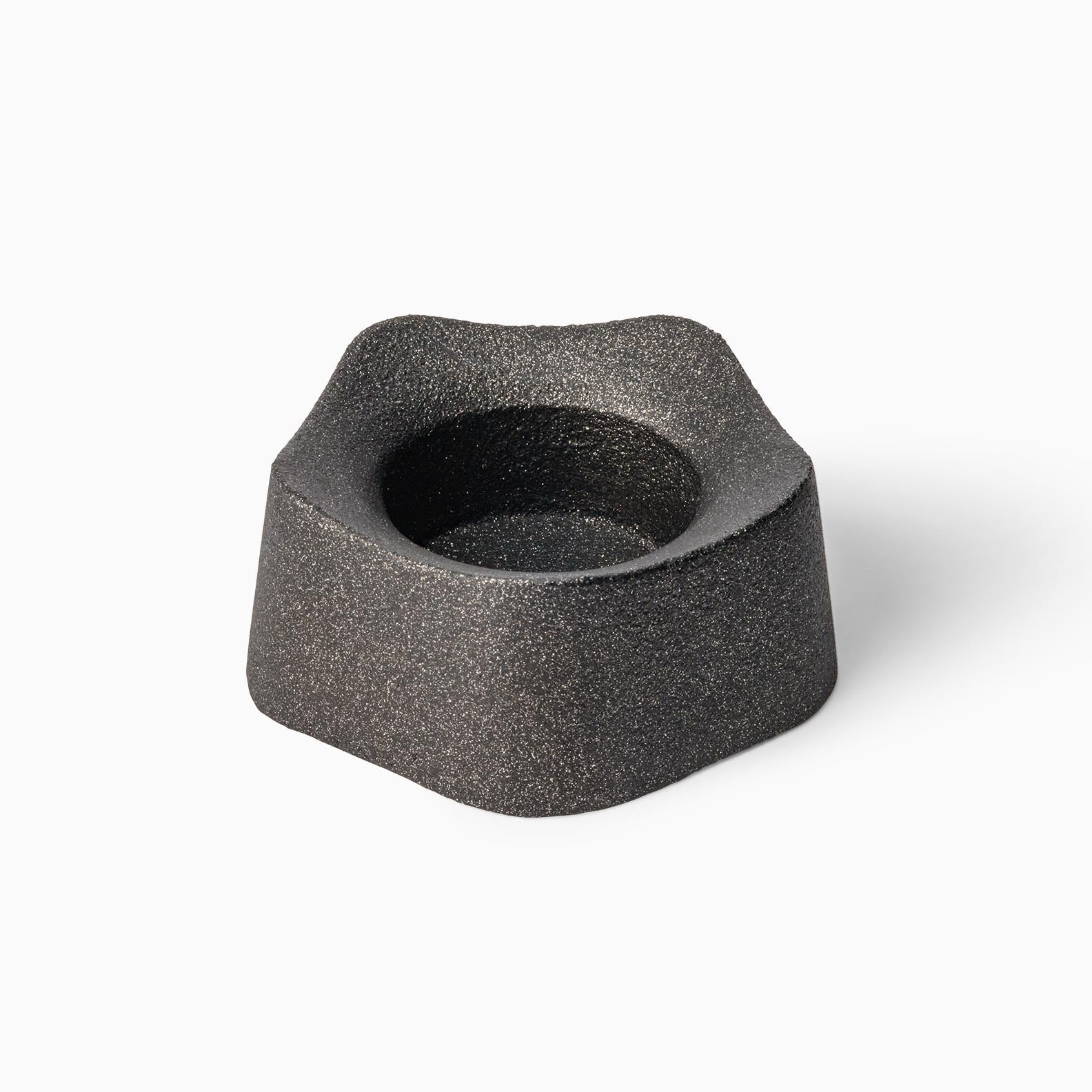 FLORES Set – 2x Minimalist Flower Form Candleholder in Iron