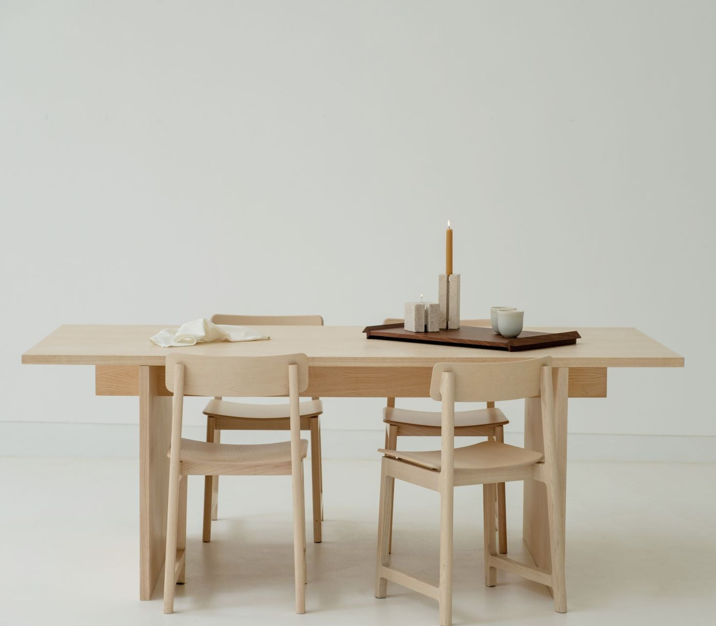 BASE – Minimalist Retangular Dining Table in a Solid Wood