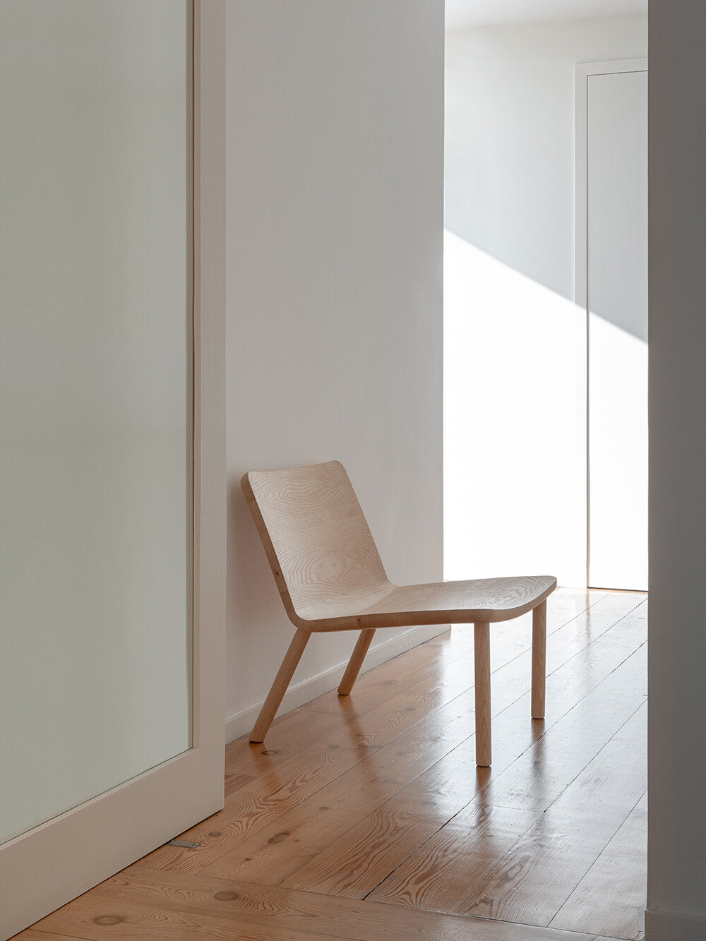 Minimalist Modern Lounge Chair in Natural Ash Allay - 2 Lounge Chairs