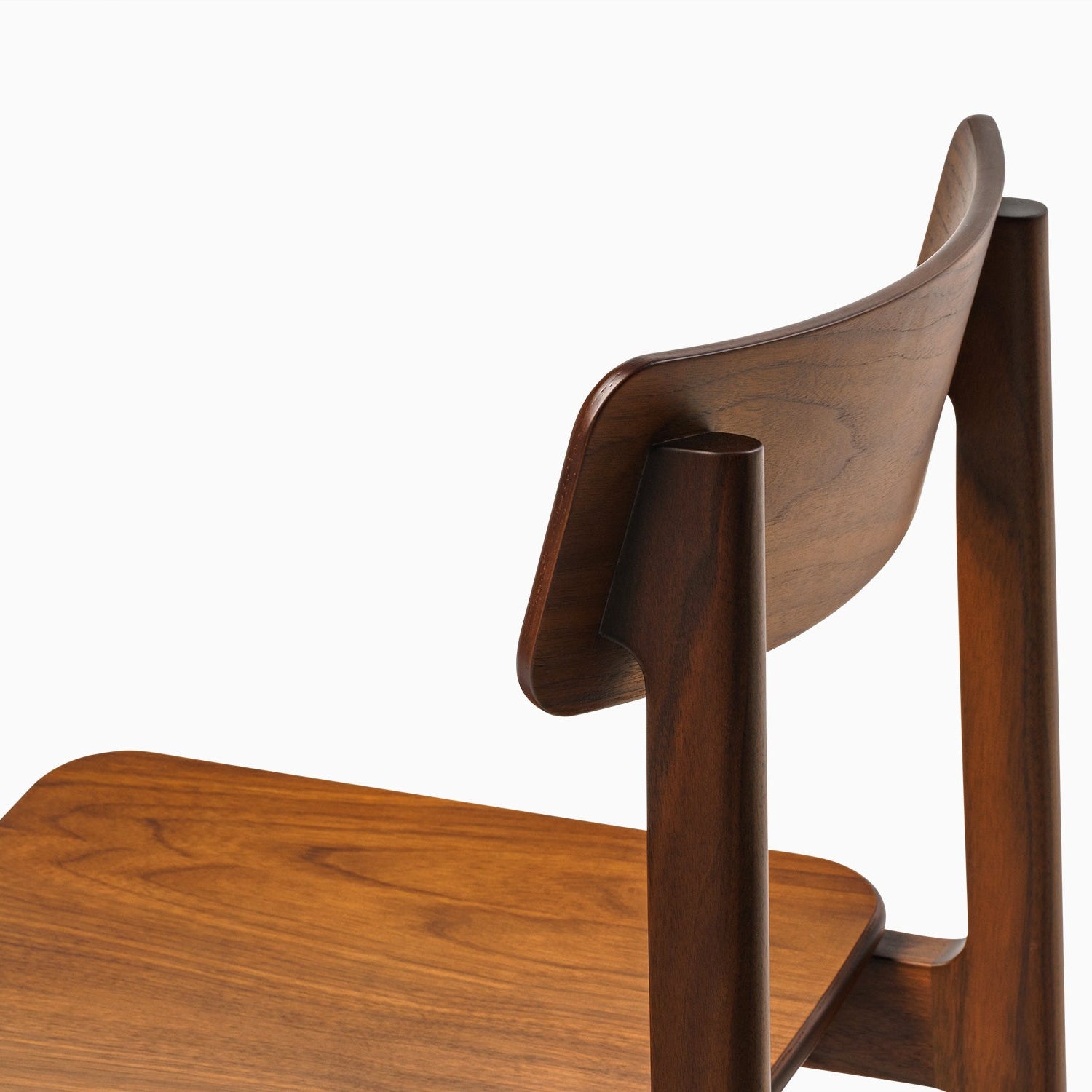 FRAME – Minimalist Chair in Solid Wood