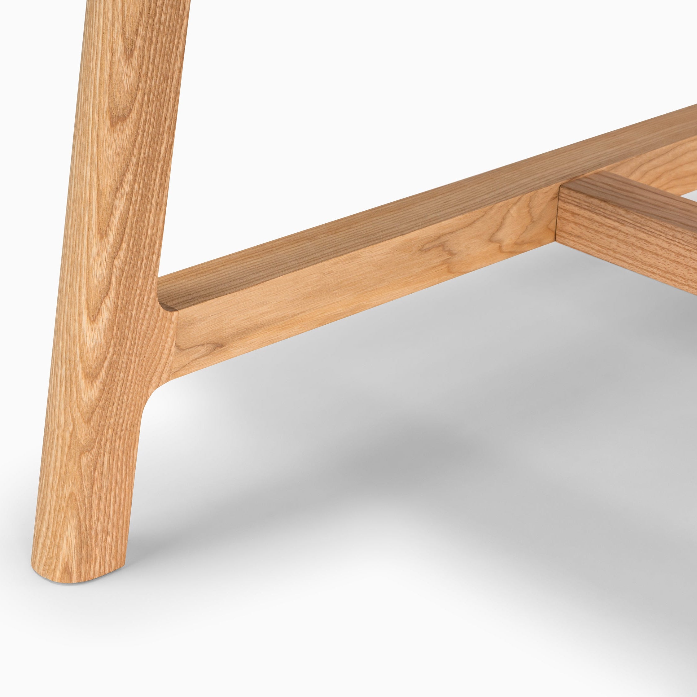 FRAME – Minimalist Retangular Table in a Solid Wood